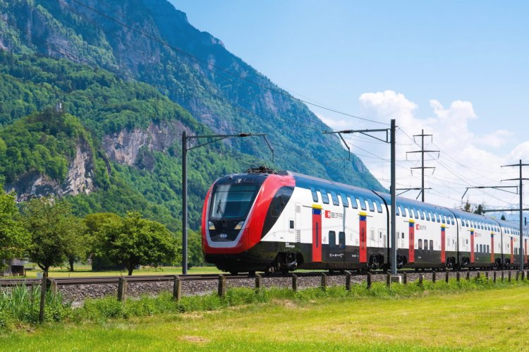 Stets pünktlich - die Schweitzer Bahn (Bild: pixabay.com)