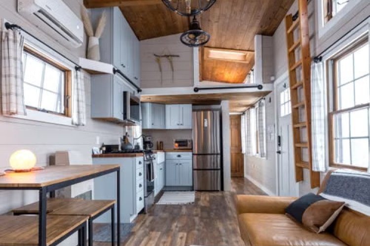 Tiny House, Quelle: https://www.pexels.com/photo/minimal-interior-home-de- sign-10750999/