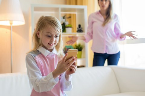Smartphone in Kinderhand
