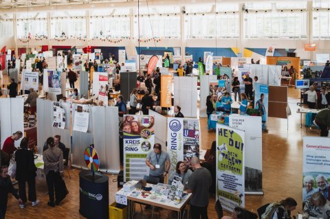 Die Donauhalle wurde zum Treffpunkt für alle, die Engagement leben, ermöglichen oder neu entdecken möchten. Foto: Elisabeth Hahn