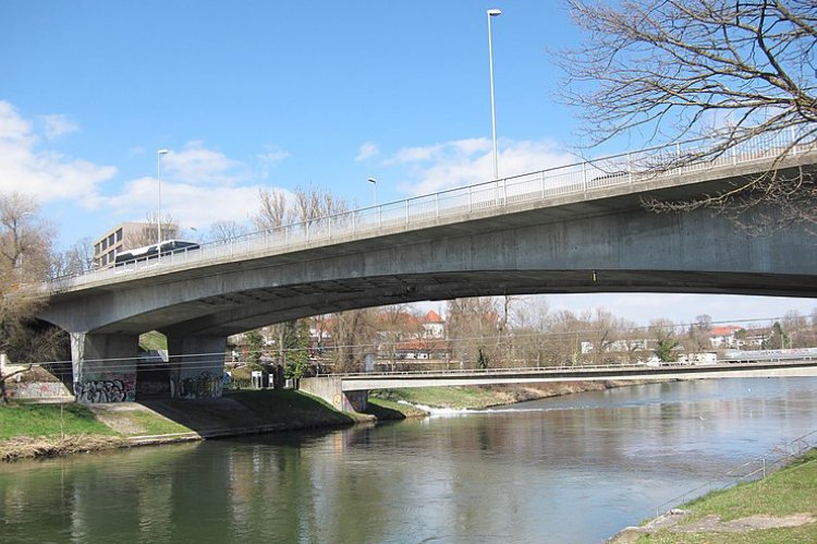 Kaputt: Die Adenauerbrücke (Foto: AHert, wikimedia, CC BY-SA 4.0)