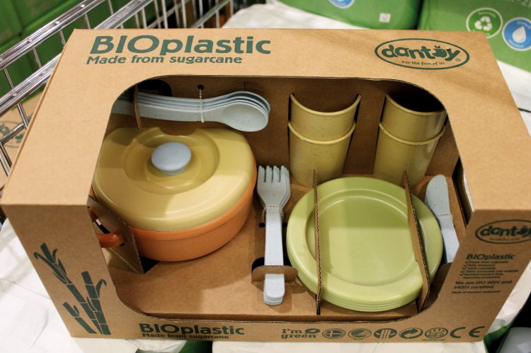 Bioplastik: Kunststoff-Geschirr aus Zuckerrohr