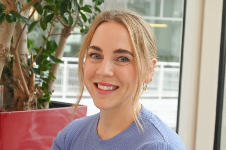 Die 33-jährige Julia Schlumberger wurde für ihren Mut, konsequent zu handeln,  mit dem Ulmer Preis für Zivilcourage 2025 geehrt. Foto: Stefan Loeffler