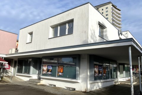 Im Trollingerweg 4 in der Ladenzeile auf dem alten Eselsberg wird eine Notschlaf- stelle für junge Erwachsene eingerichtet. Foto: Stefan Loeffler 