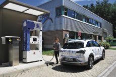 Die erste Wasserstoff-Tankstelle in Ulm am ZSW, Foto © ZSW