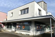 Im Trollingerweg 4 in der Ladenzeile auf dem alten Eselsberg wird eine Notschlaf- stelle für junge Erwachsene eingerichtet. Foto: Stefan Loeffler 